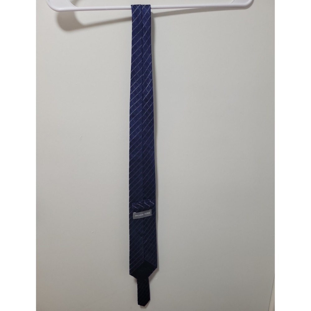 Michael Kors 100% Silk Navy Blue Geometric Diamond Pattern Neck Tie MK Logo